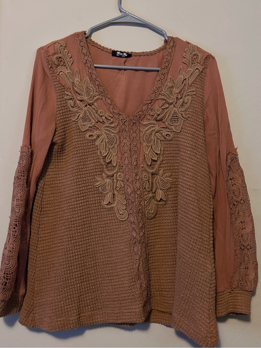 Miss Me - Embroidered V-Neck Crochet Panel Women's Top - Rust Size Small